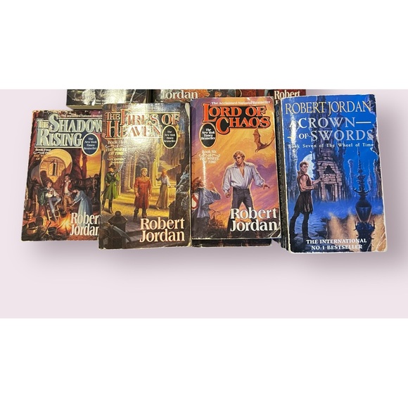 Wheel of Time Series by Robert Jordan - 7 paperbacks check list - Picture 2 of 12